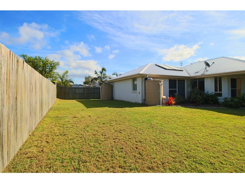 12 Creekside Esplanade, Cooloola Cove QLD 4580