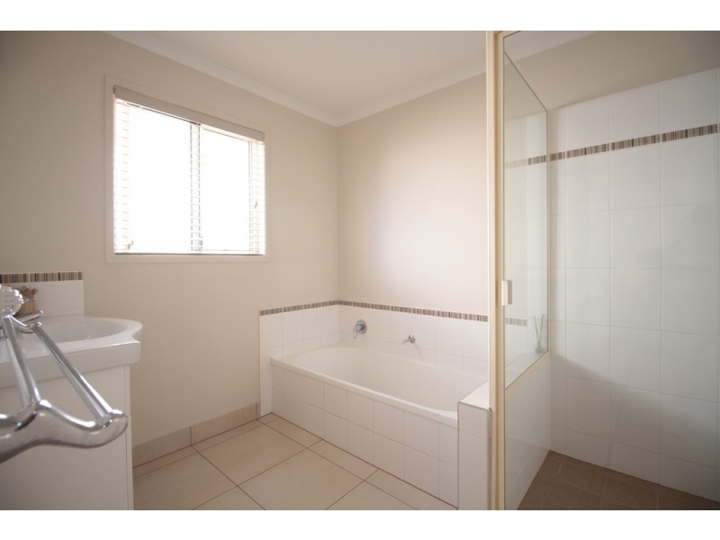 20 Regent Court, Cooloola Cove QLD 4580