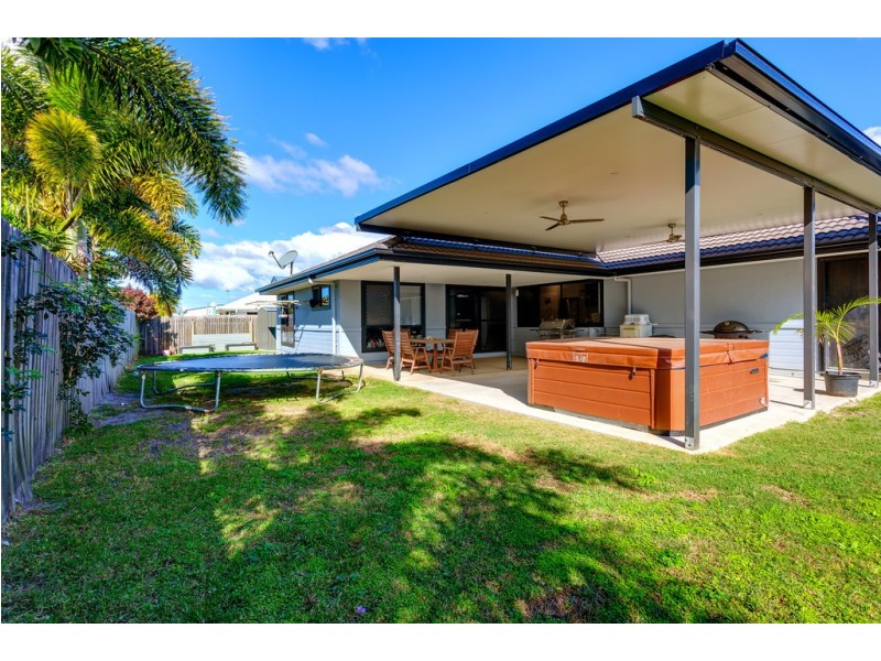 37 Acacia Cres, Tin Can Bay QLD 4580