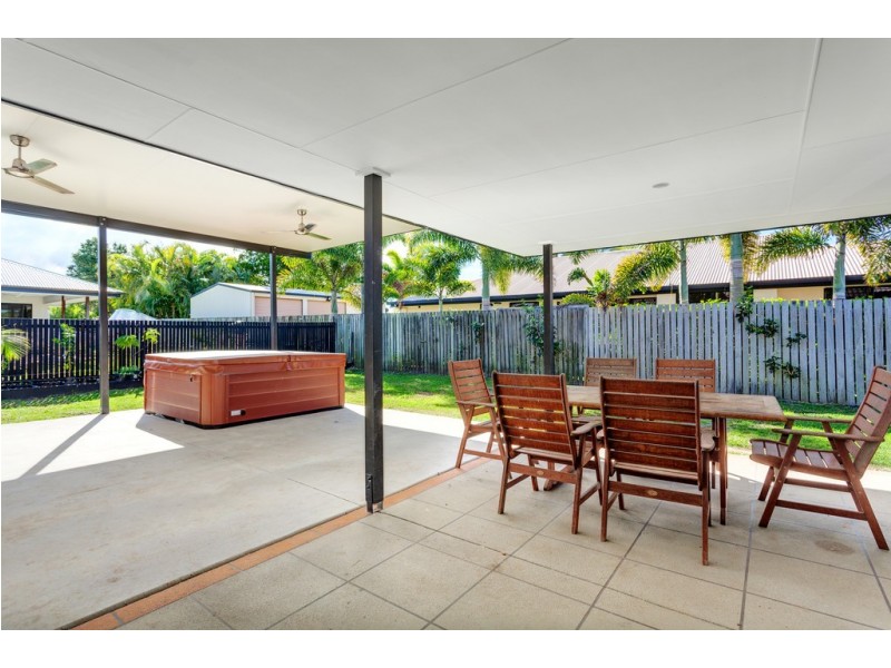 37 Acacia Cres, Tin Can Bay QLD 4580