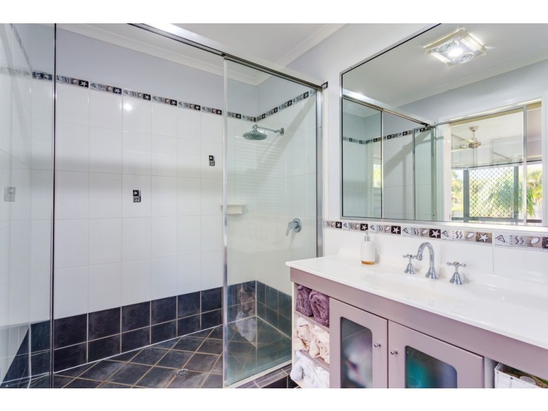 37 Acacia Cres, Tin Can Bay QLD 4580