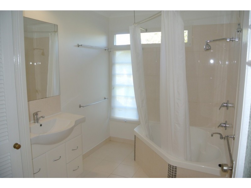 112 Emperor Street, Tin Can Bay QLD 4580