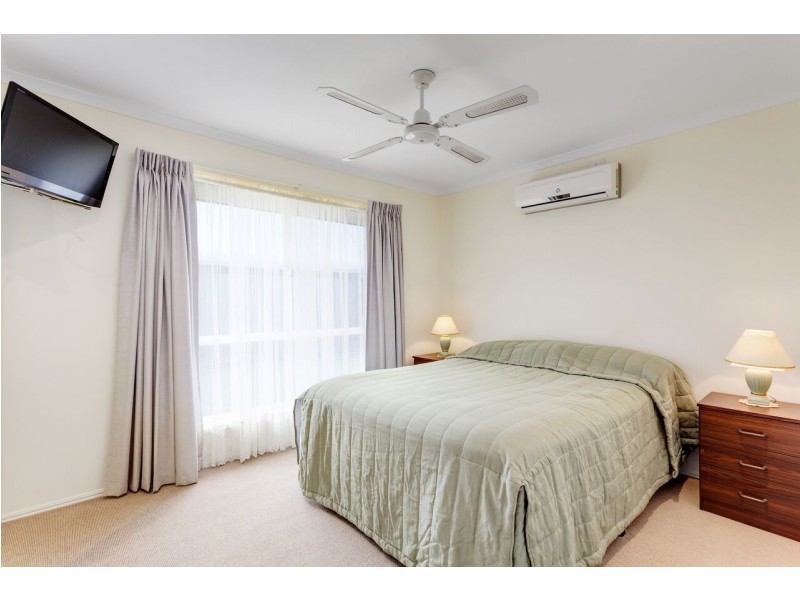 44 Golden Hind Avenue, Cooloola Cove QLD 4580