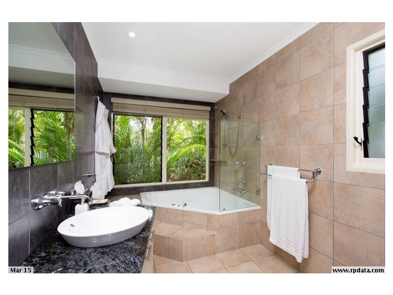 13 Bobrei Court, Wallu QLD 4570