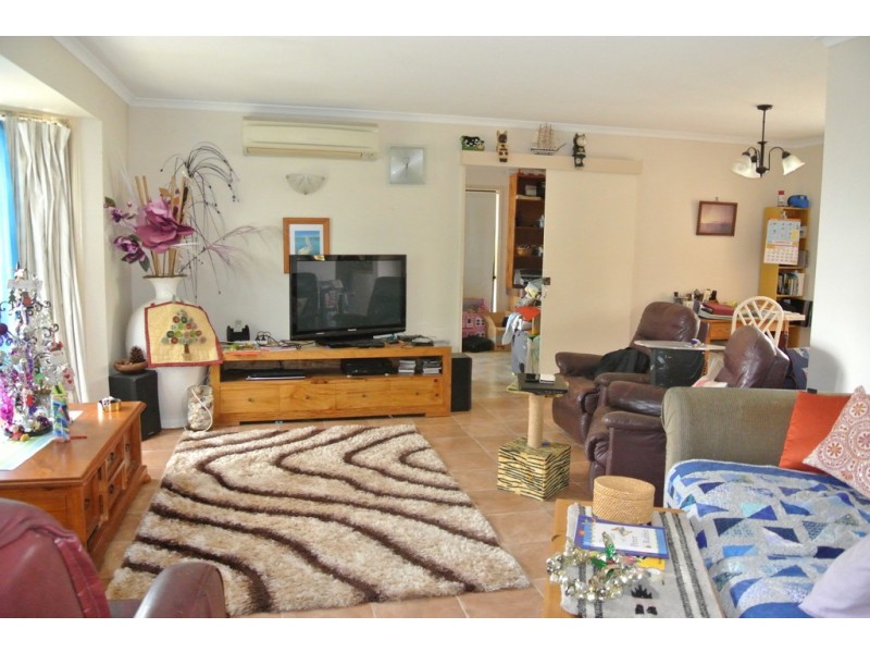 15 Banksia Avenue, Tin Can Bay QLD 4580