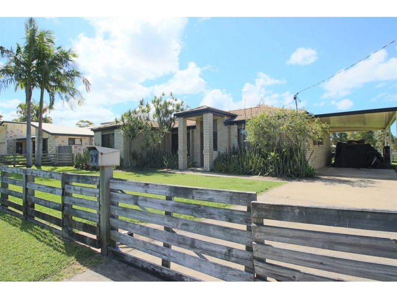 37 Marco Polo Drive, Cooloola Cove QLD 4580