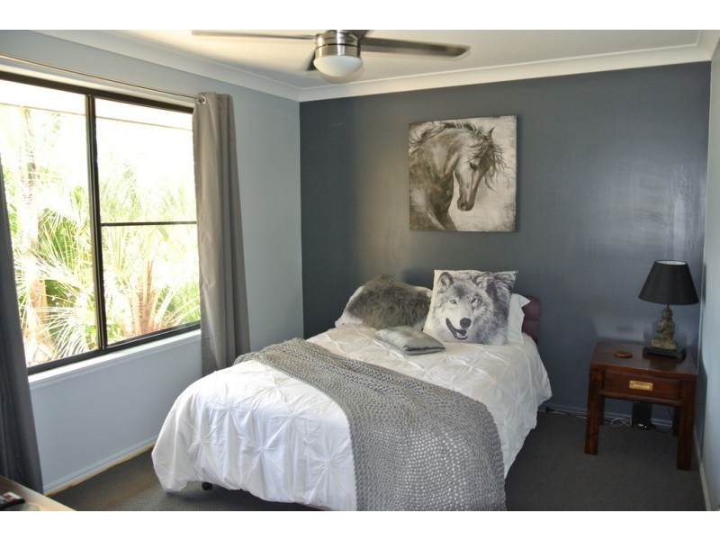 4 Retreat Court, Cooloola Cove QLD 4580