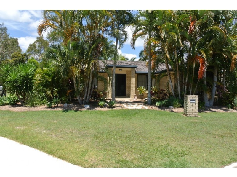 4 Retreat Court, Cooloola Cove QLD 4580