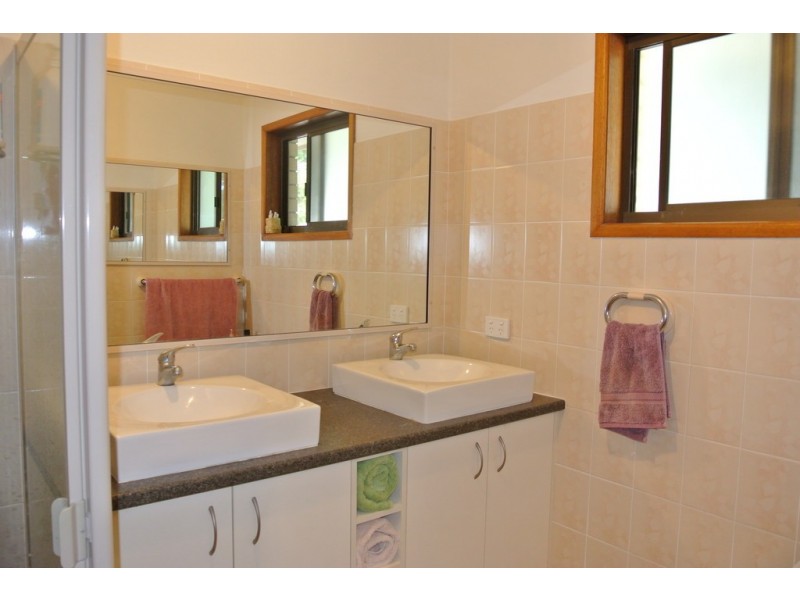 1 Tailor Street, Tin Can Bay QLD 4580