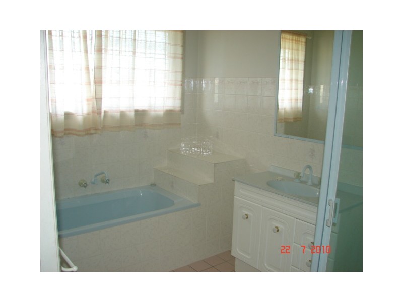 4 Aquitania Court, Cooloola Cove QLD 4580