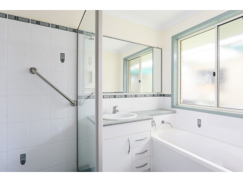 4 Duchess Court, Cooloola Cove QLD 4580