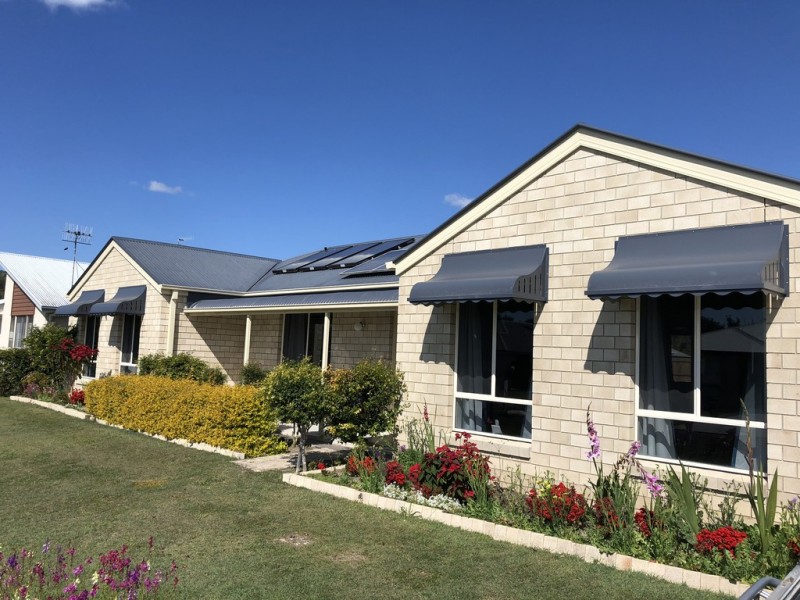 12 ENVIRONS AVENUE, Cooloola Cove QLD 4580