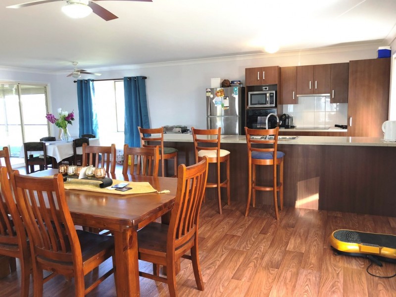 12 ENVIRONS AVENUE, Cooloola Cove QLD 4580