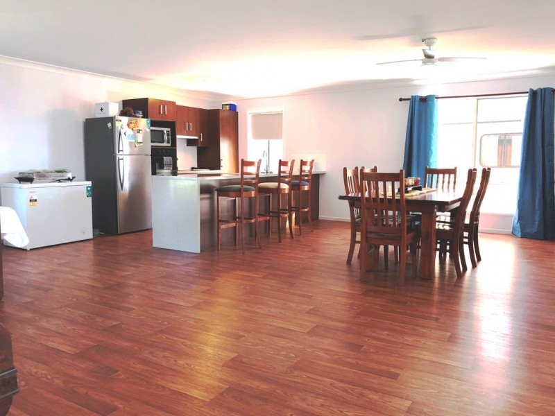 12 ENVIRONS AVENUE, Cooloola Cove QLD 4580