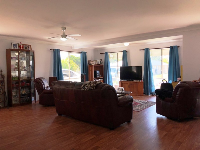 12 ENVIRONS AVENUE, Cooloola Cove QLD 4580