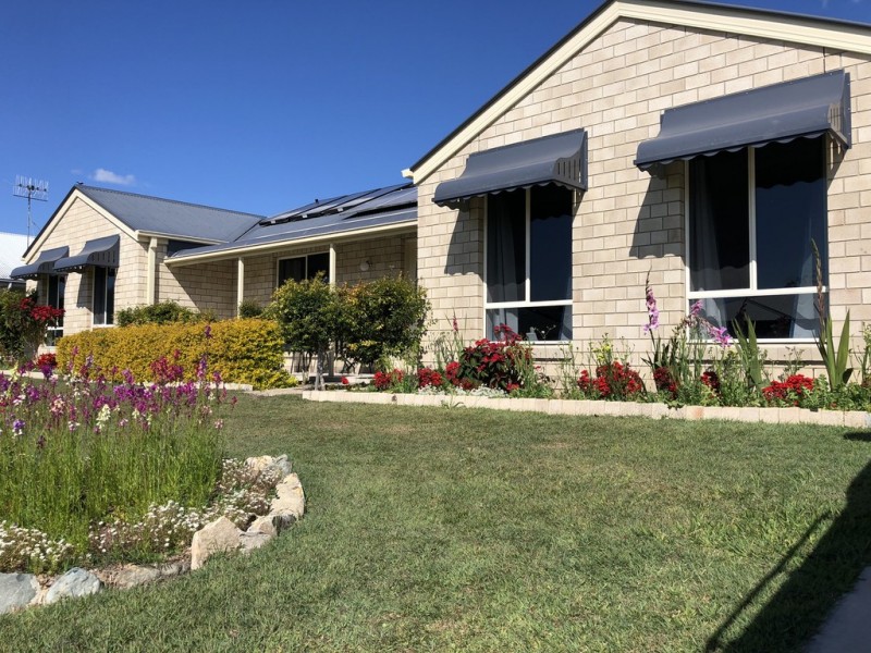 12 ENVIRONS AVENUE, Cooloola Cove QLD 4580
