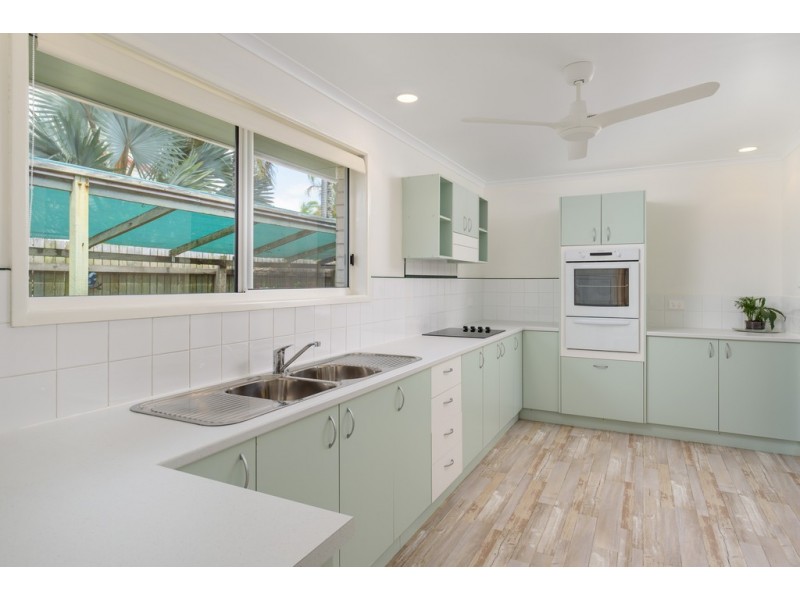 13 Saratoga Court, Tin Can Bay QLD 4580