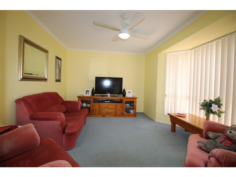 188 Queen Elizabeth Dr, Cooloola Cove QLD 4580