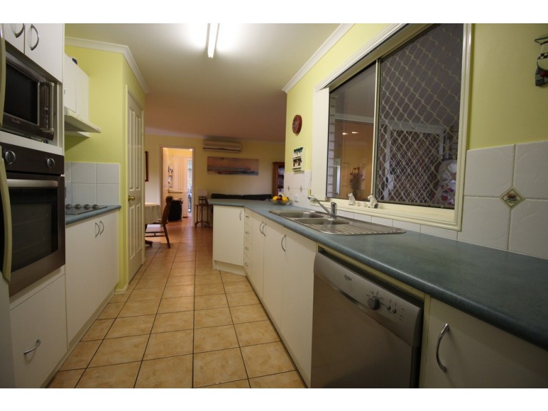 188 Queen Elizabeth Dr, Cooloola Cove QLD 4580