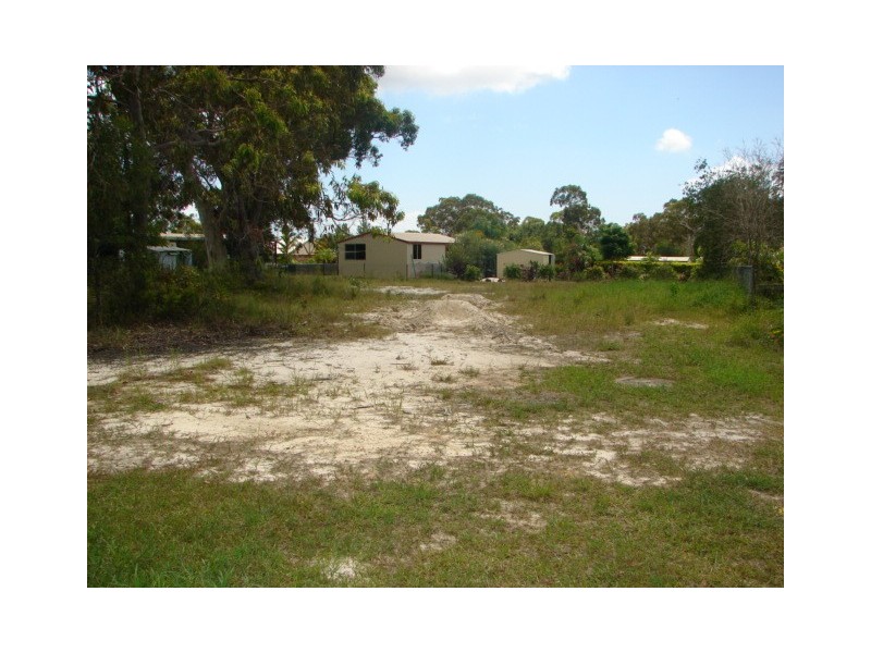 4 Ark Royal Drive, Cooloola Cove QLD 4580