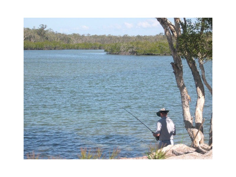 4 Ark Royal Drive, Cooloola Cove QLD 4580