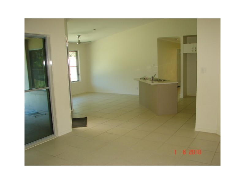 4 Hawk Court, Cooloola Cove QLD 4580