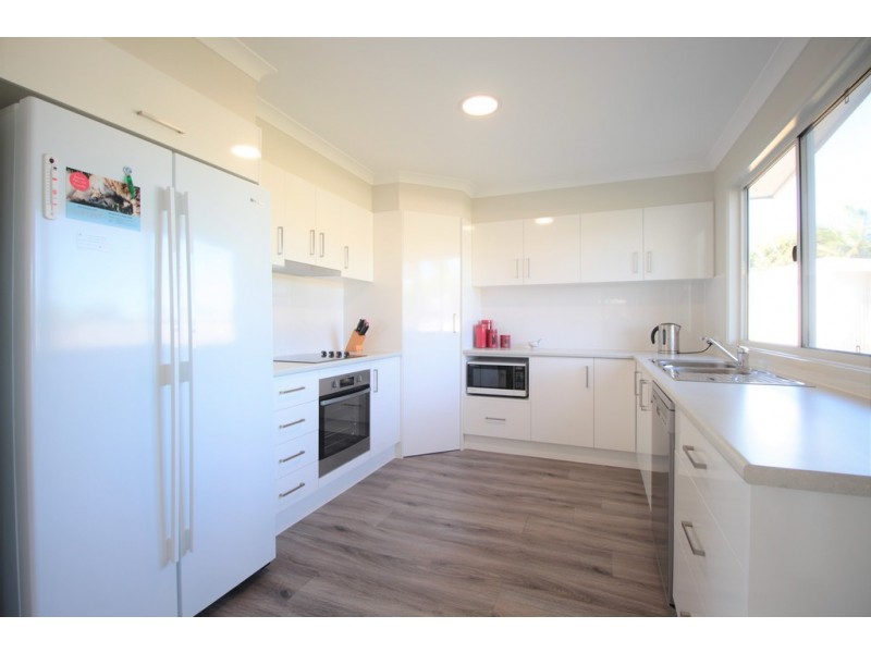 52 MARIPOSA PLACE, Cooloola Cove QLD 4580