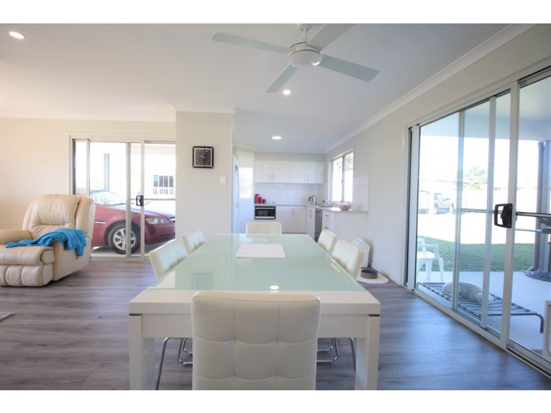 52 MARIPOSA PLACE, Cooloola Cove QLD 4580