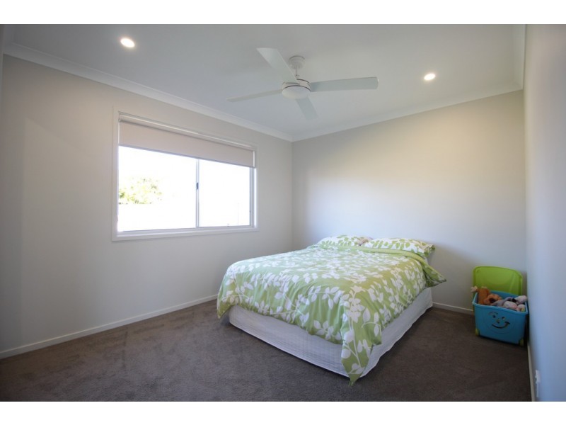 52 MARIPOSA PLACE, Cooloola Cove QLD 4580