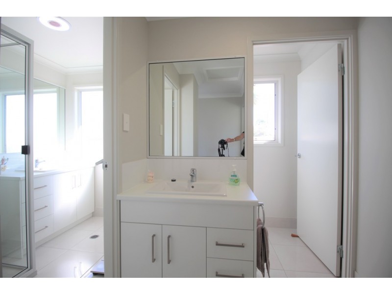 52 MARIPOSA PLACE, Cooloola Cove QLD 4580
