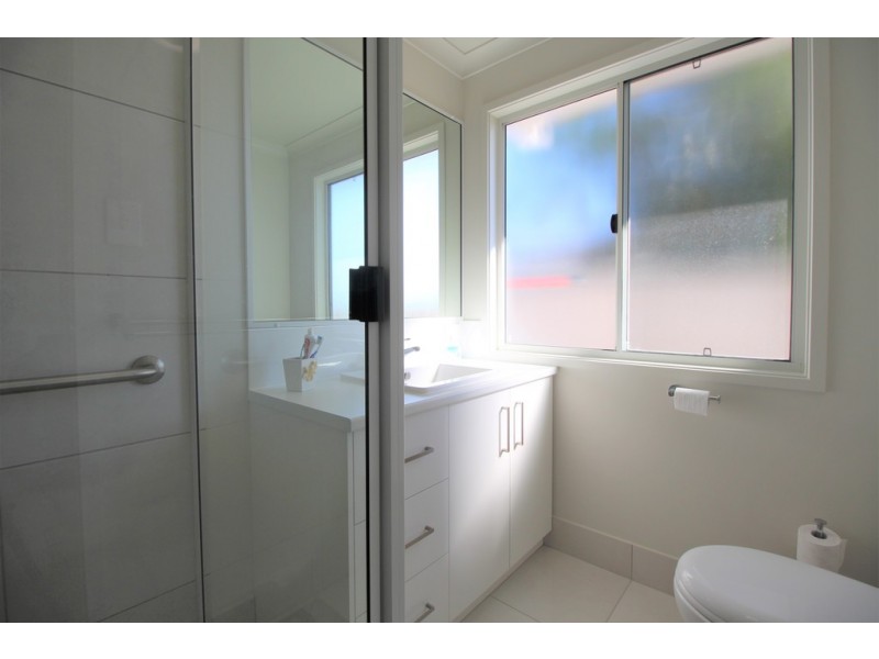 52 MARIPOSA PLACE, Cooloola Cove QLD 4580
