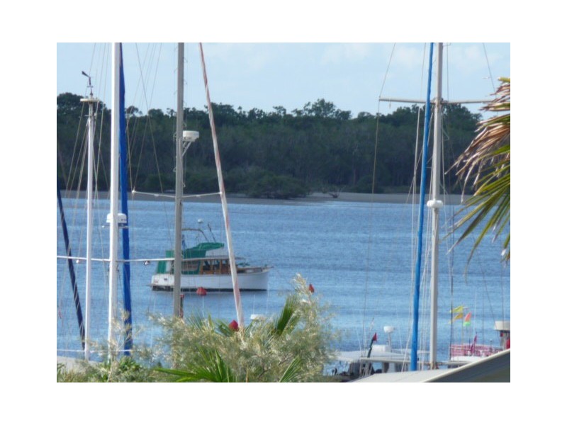 8 Oyster Parade, Tin Can Bay QLD 4580