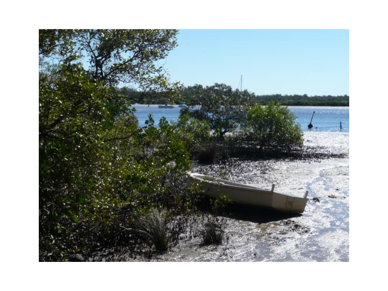 13 Oyster Parade, Tin Can Bay QLD 4580