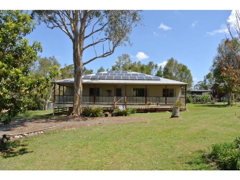 100 BAYSIDE ROAD, Cooloola Cove QLD 4580