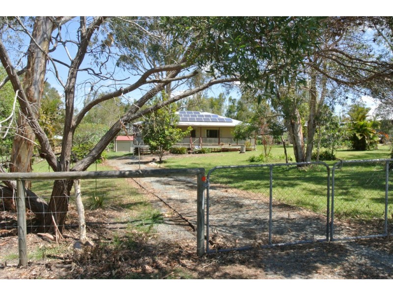 100 BAYSIDE ROAD, Cooloola Cove QLD 4580