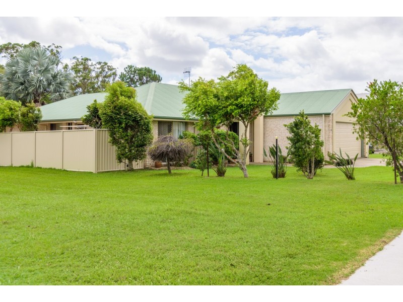 37 GOLDEN HIND AVENUE, Cooloola Cove QLD 4580