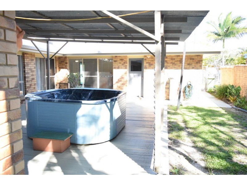 122 Emperor Street, Tin Can Bay QLD 4580