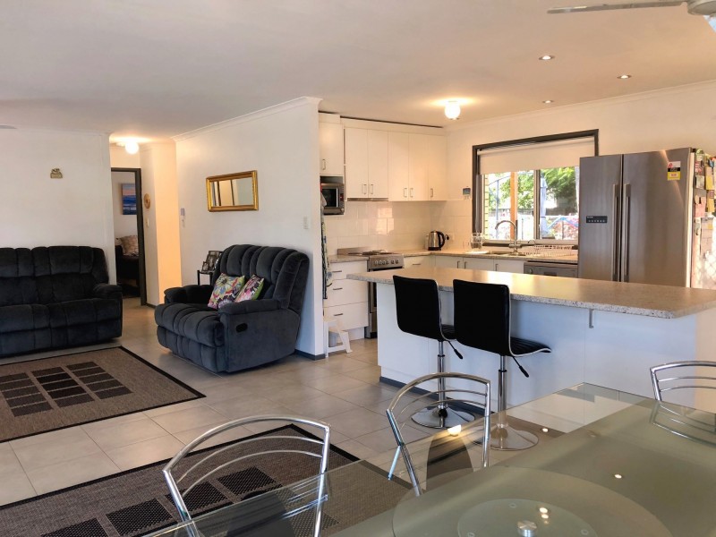 11 AQUITANIA COURT, Cooloola Cove QLD 4580