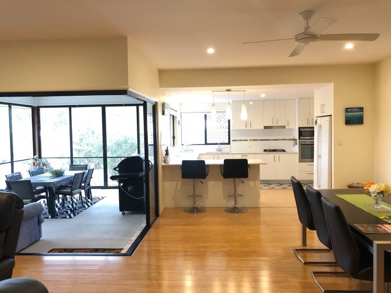 18 ENVIRONS AVENUE, Cooloola Cove QLD 4580