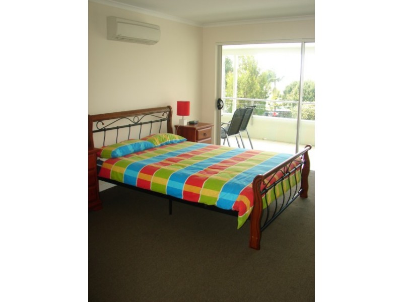 Unit 2, 6 Gympie Rd, Tin Can Bay QLD 4580