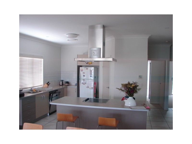 Unit 5, 29 The Esplanade, Tin Can Bay QLD 4580