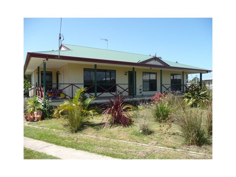 8 Gypsy Court, Cooloola Cove QLD 4580