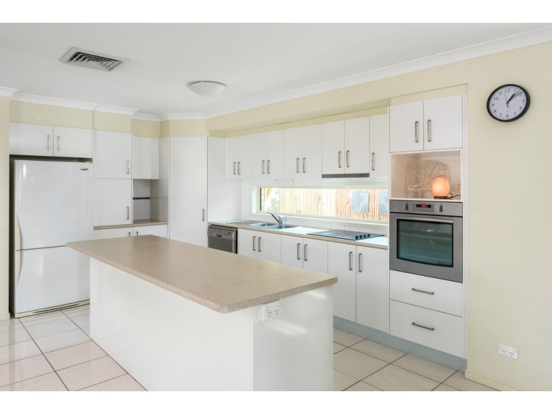 4 DRYANDRA COURT, Tin Can Bay QLD 4580