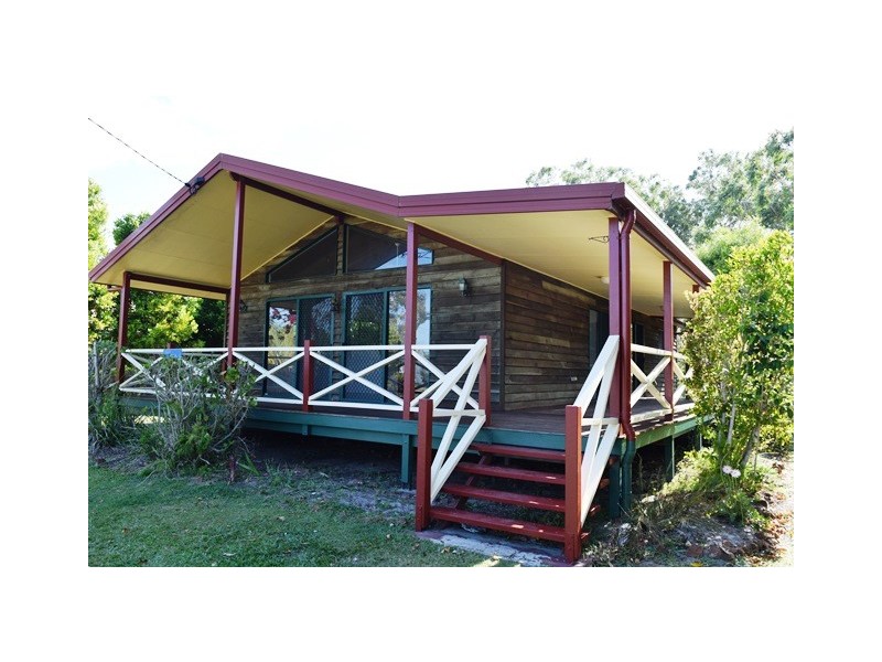 7 Challenger Court, Cooloola Cove QLD 4580