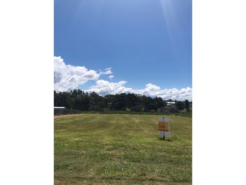 29 MARIPOSA PLACE, Cooloola Cove QLD 4580