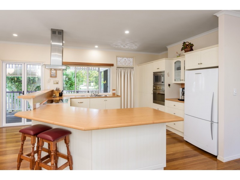 6 BEATTIE COURT, Tin Can Bay QLD 4580