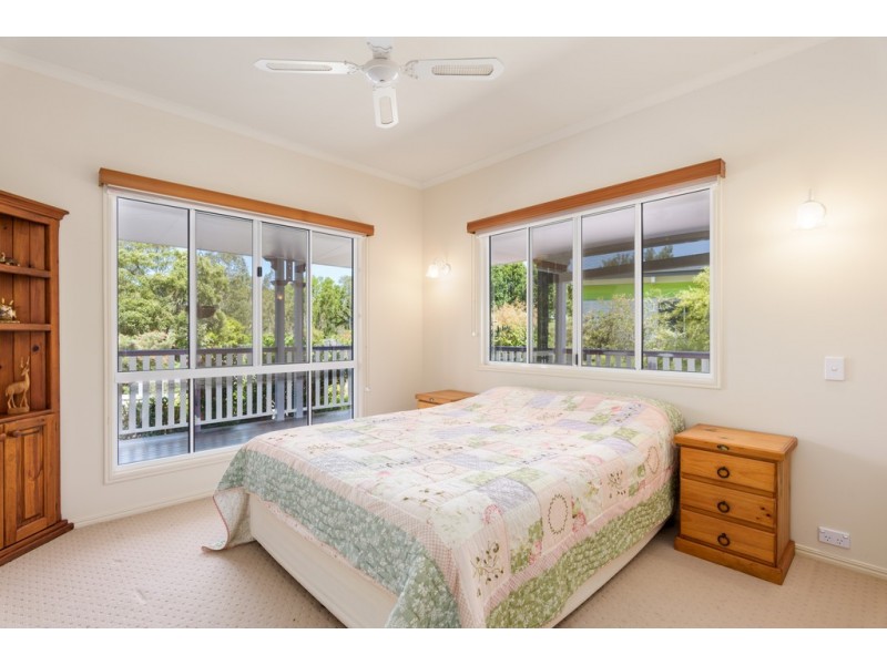 6 BEATTIE COURT, Tin Can Bay QLD 4580