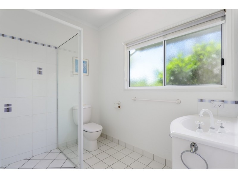 6 BEATTIE COURT, Tin Can Bay QLD 4580