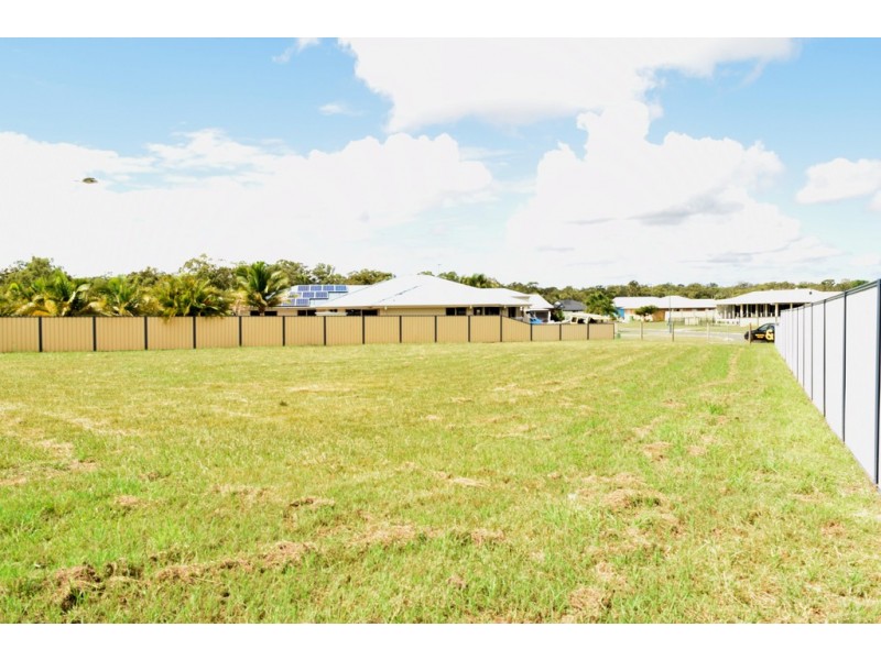 14 CAPSTAN COURT, Cooloola Cove QLD 4580