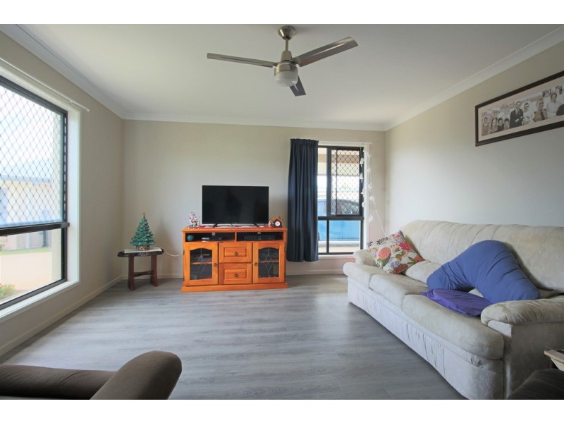 36 Creekside Esplanade, Cooloola Cove QLD 4580